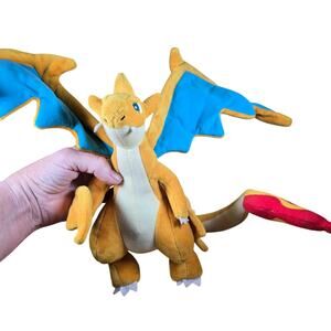Pokemom Charizard Plush 2018 Japanese 9 inch Poseable Wings
LN Condition